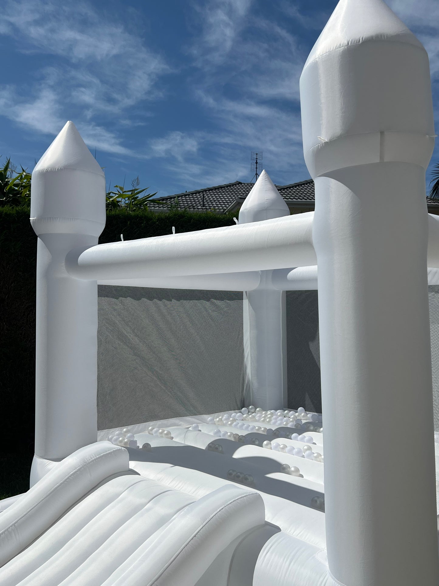 White Jumping Castle | Delivery Set-Up/Pack-Down